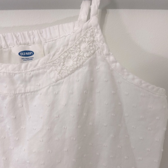 Old Navy White Textured Tank Top with Lace and Adjustable Straps (Size XL - 14) - Picture 5 of 9